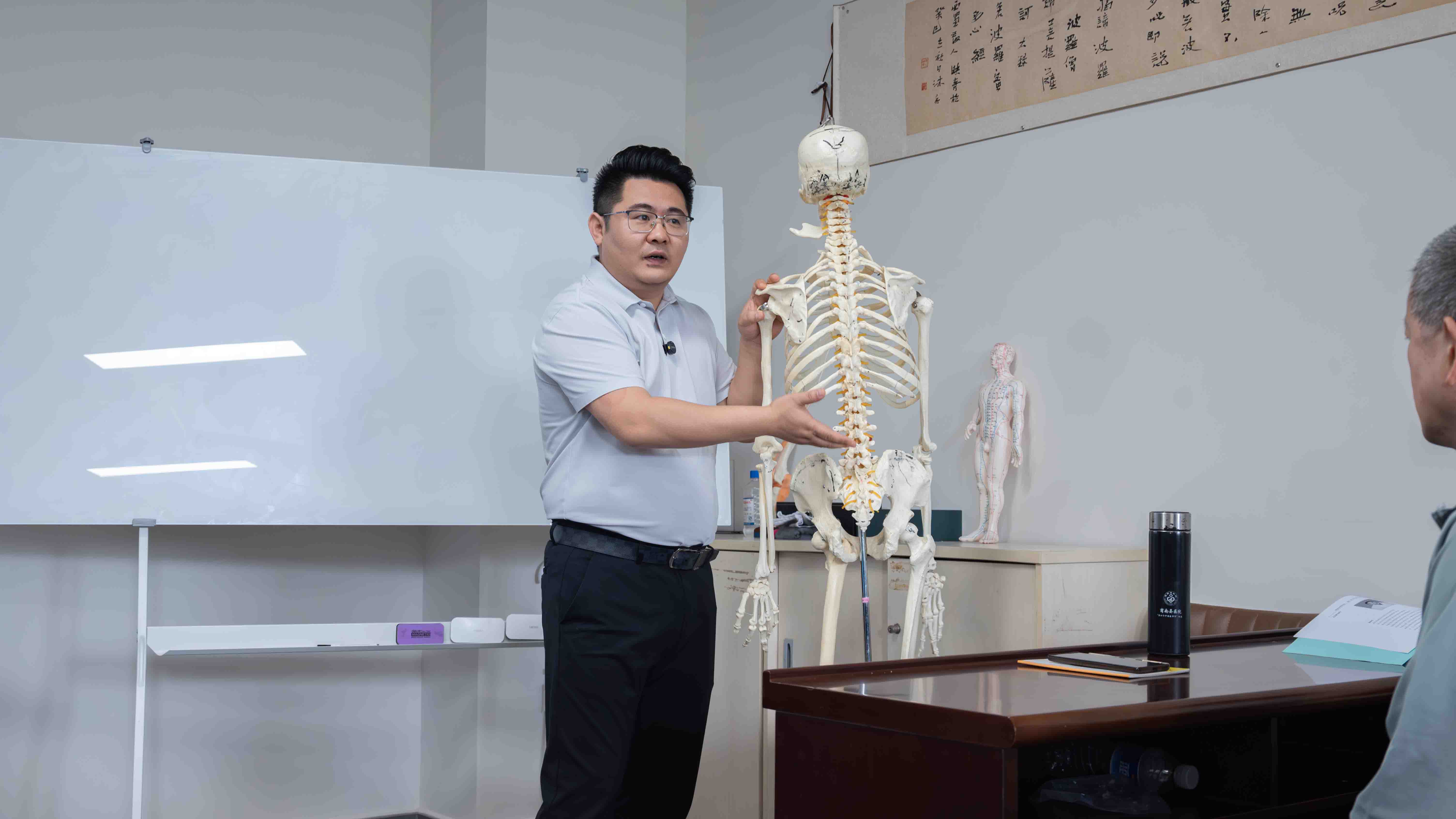 全国新中医诊疗体系第48届康复评估轻手法正骨培训班圆满结业！