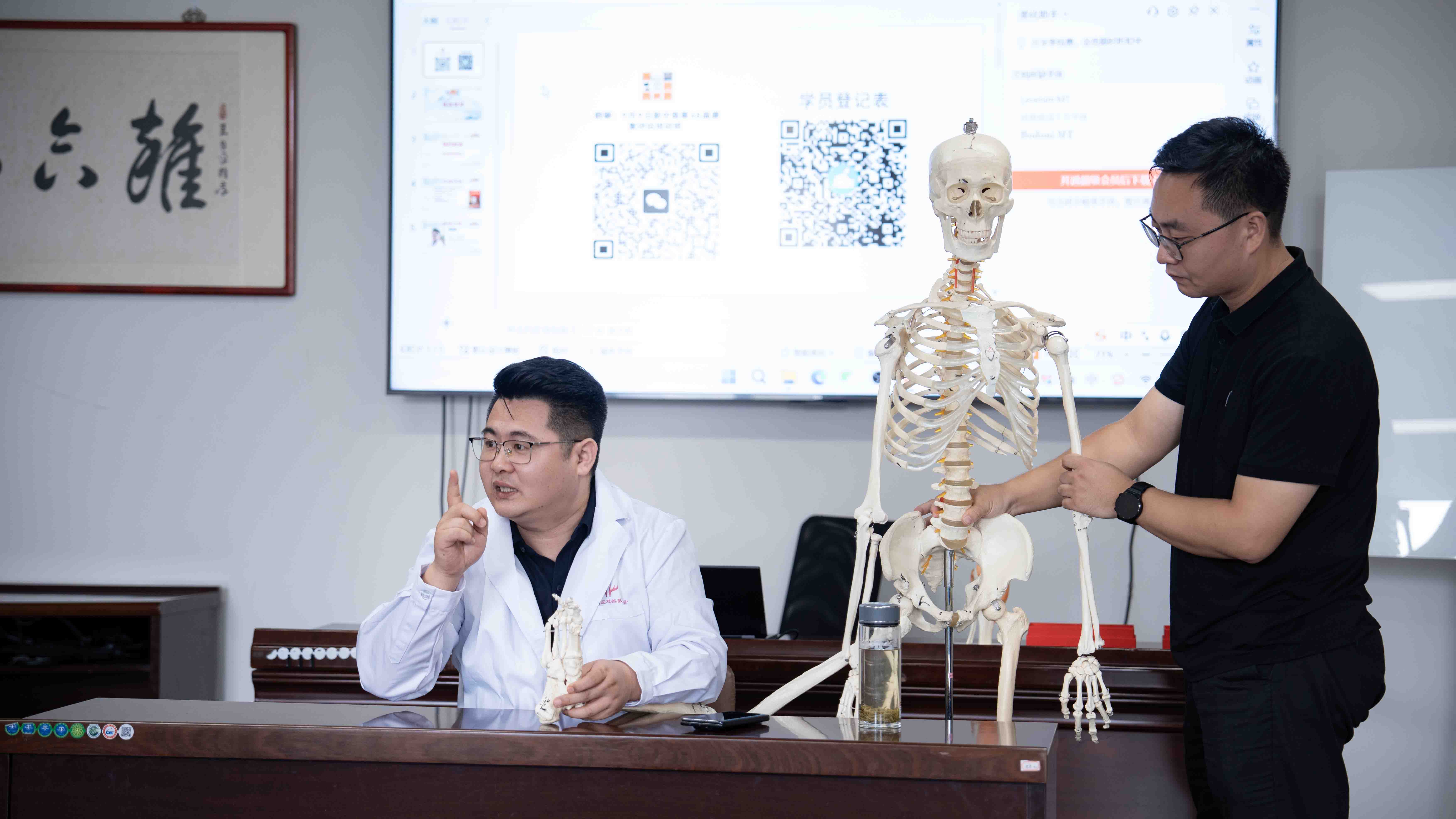 全国新中医诊疗体系第48届康复评估轻手法正骨培训班圆满结业！